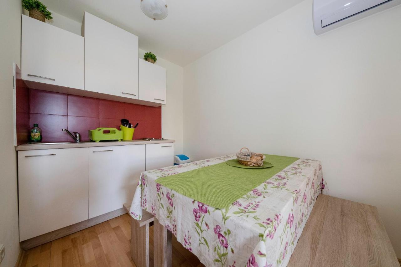 Guesthouse Sime Колан Екстериор снимка